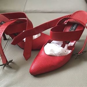 MARIO VALENTINO RED HEELS    made in Italy genuine leather with ankle strap